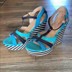 Blue/teal SO fun strapped platform sandals!!